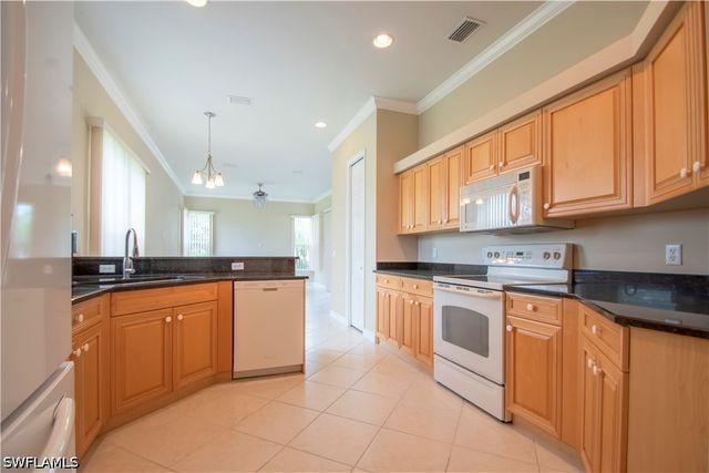 3327 Sandpiper WAY, Naples, FL 34109