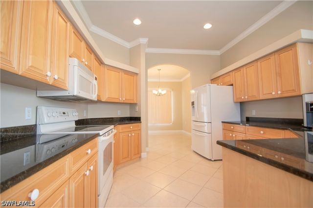3327 Sandpiper WAY, Naples, FL 34109