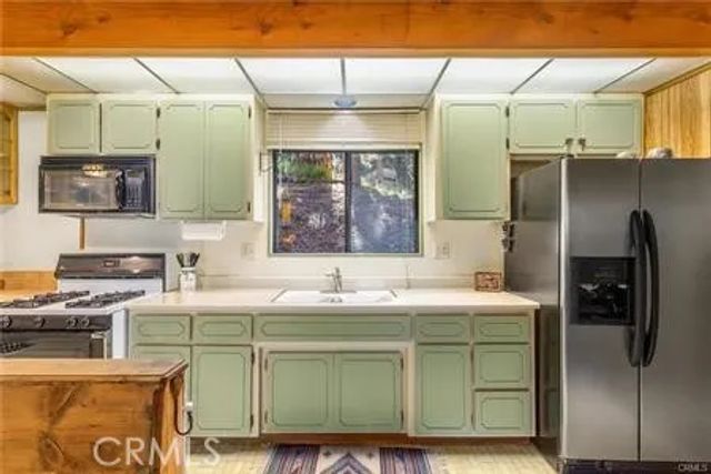 42962 Dogwood Drive, Big Bear Lake, CA 92315