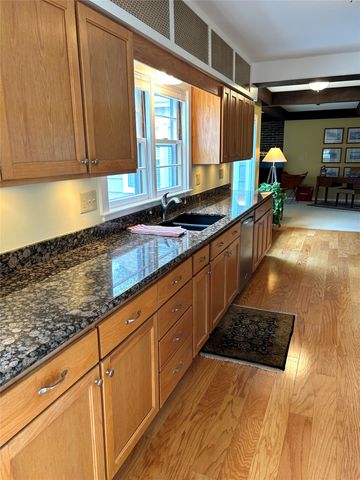 5819 Chamberlain Drive, Des Moines, IA 50312