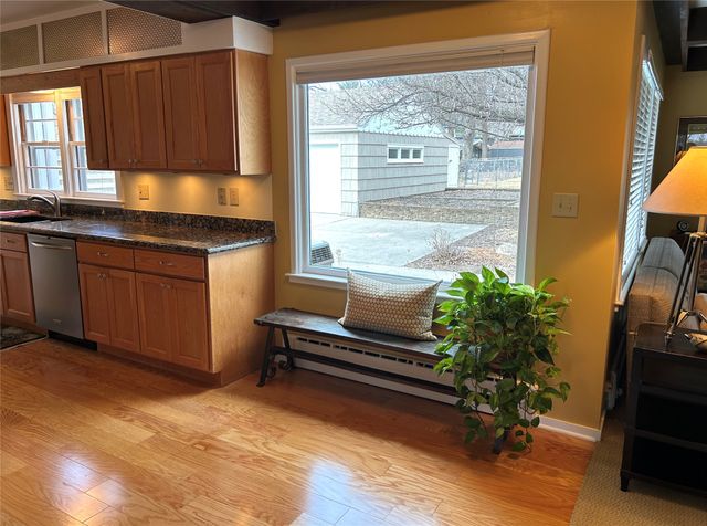 5819 Chamberlain Drive, Des Moines, IA 50312