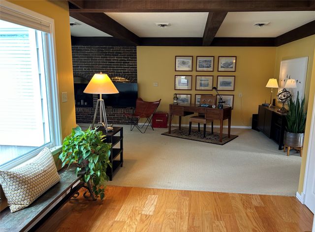 5819 Chamberlain Drive, Des Moines, IA 50312