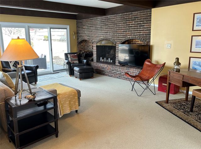 5819 Chamberlain Drive, Des Moines, IA 50312