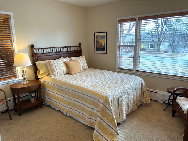 5819 Chamberlain Drive, Des Moines, IA 50312