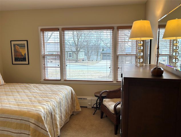 5819 Chamberlain Drive, Des Moines, IA 50312