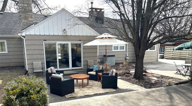 5819 Chamberlain Drive, Des Moines, IA 50312