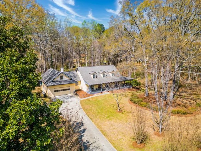 2720 Bay Ridge Drive, Loganville, GA 30052