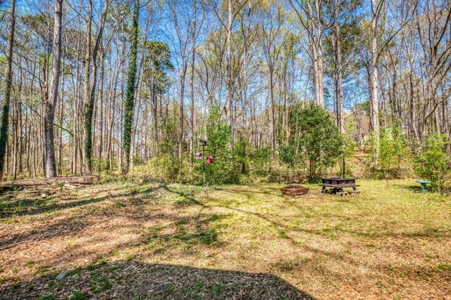 2720 Bay Ridge Drive, Loganville, GA 30052