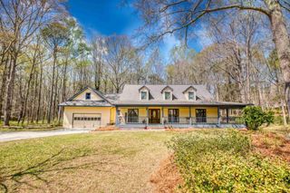 2720 Bay Ridge Drive, Loganville, GA 30052