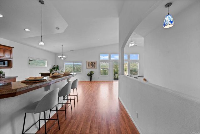 15615 Vista Vicente Drive 18, Ramona, CA 92065