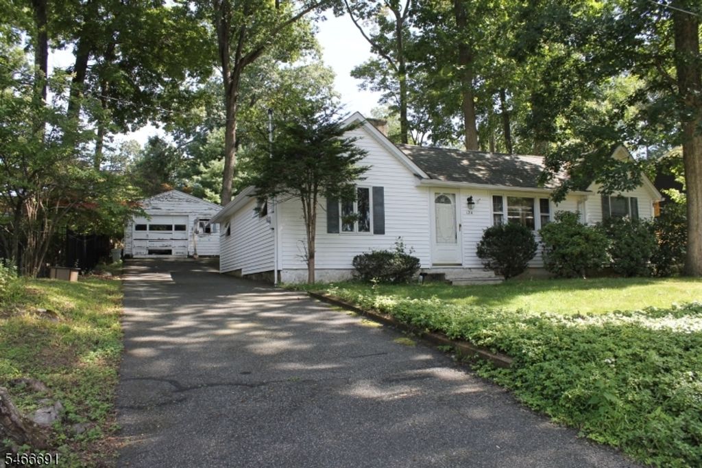 124 New Jersey Ave, Jefferson Twp., NJ 07849 — exterior