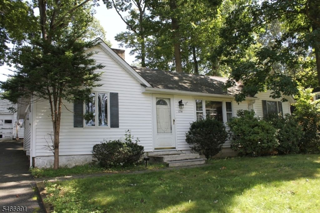 124 New Jersey Ave, Jefferson Twp., NJ 07849 — photo 2