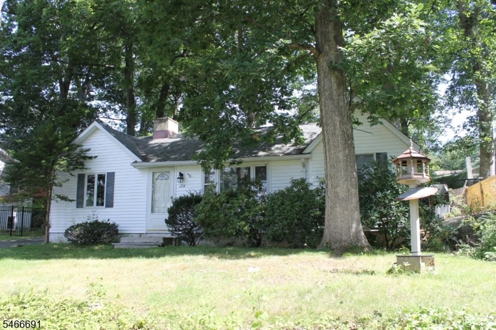 124 New Jersey Ave, Jefferson Twp., NJ 07849 — photo 3