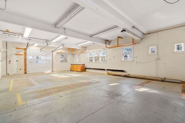 553 Monponsett St, Halifax, MA 02338