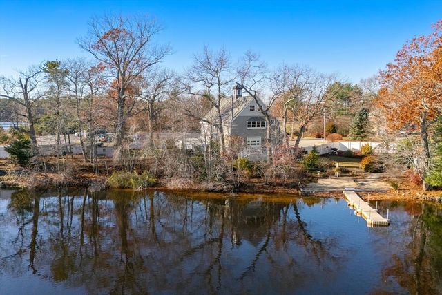 553 Monponsett St, Halifax, MA 02338