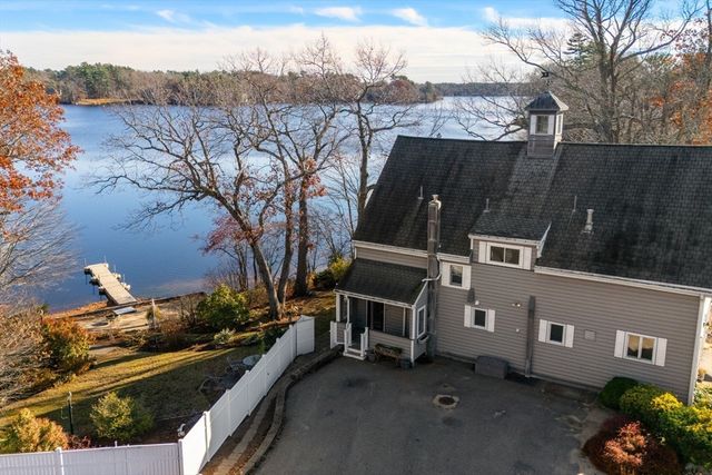 553 Monponsett St, Halifax, MA 02338