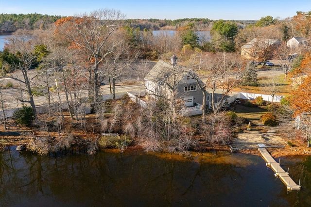 553 Monponsett St, Halifax, MA 02338