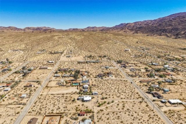 8 Araby, 29 Palms, CA 92277