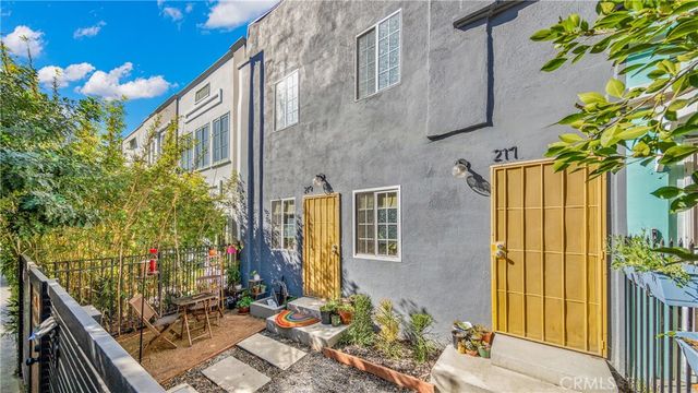217 Columbia Place, Los Angeles, CA 90026
