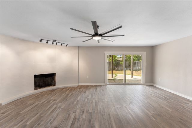 4937 Holmes Dr, Corpus Christi, TX 78411