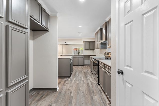 4937 Holmes Dr, Corpus Christi, TX 78411