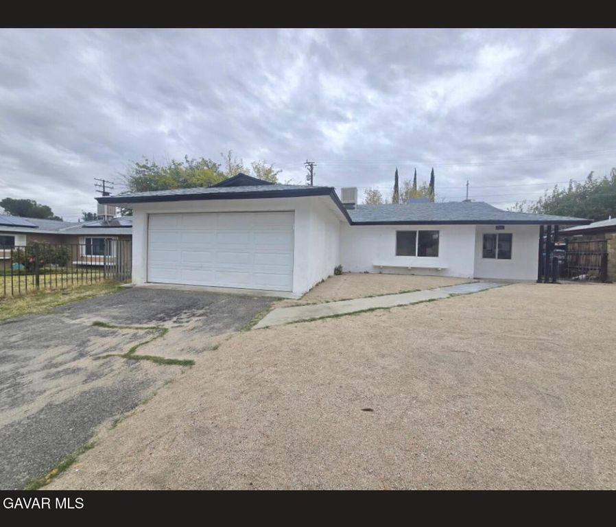 44414 Andale Avenue, Lancaster, CA 93535