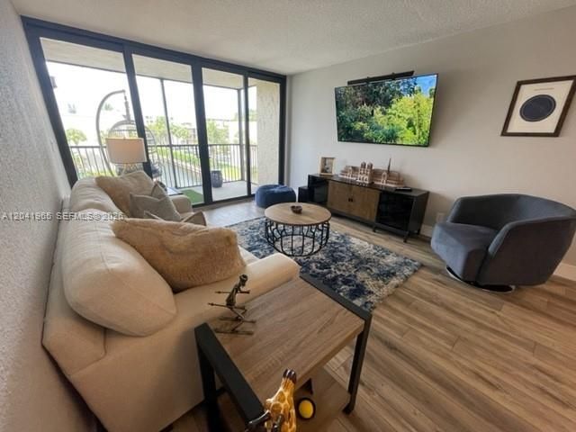17 Royal Palm Way 302, Boca Raton, FL 33432