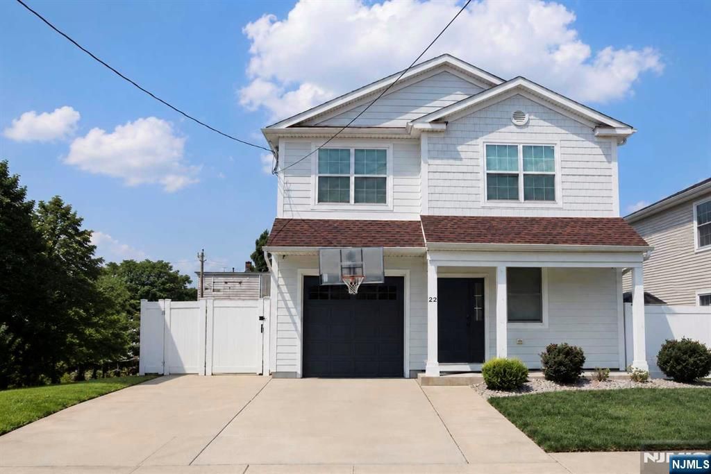 22 Larch Street, Carteret, NJ 07008