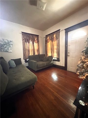 8-10 Willow Street, Rochester, NY 14606
