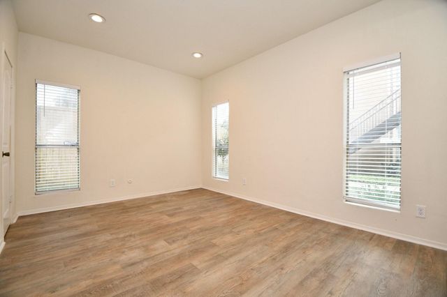 720 Bering Drive 169, Houston, TX 77057