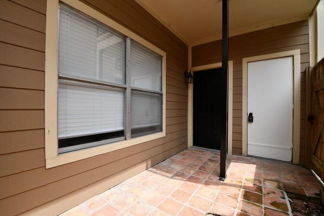 720 Bering Drive 169, Houston, TX 77057