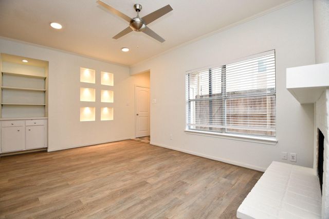 720 Bering Drive 169, Houston, TX 77057