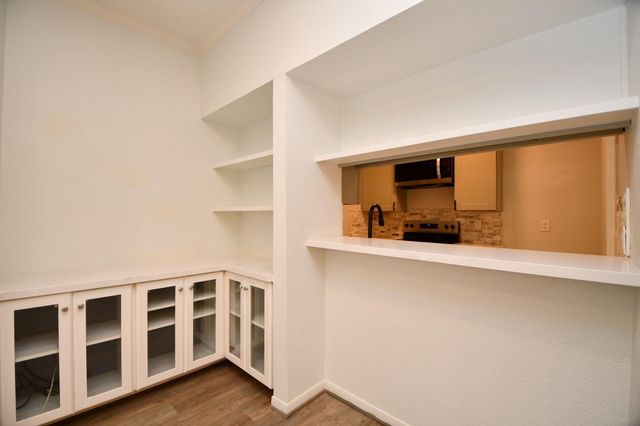 720 Bering Drive 169, Houston, TX 77057