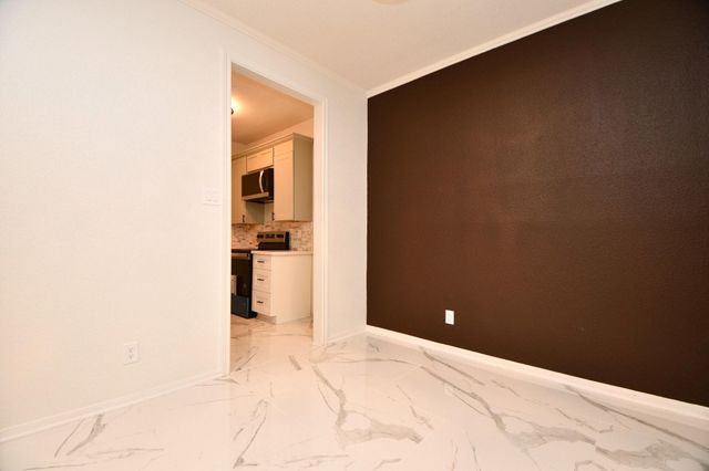 720 Bering Drive 169, Houston, TX 77057