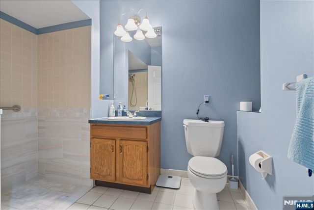 2 Richmond Road 306, West Milford, NJ 07480