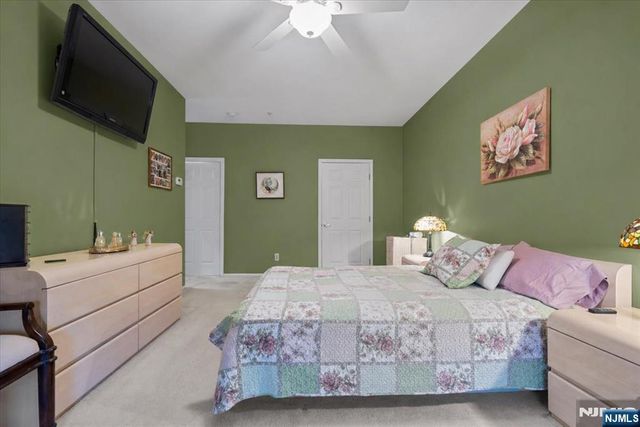 2 Richmond Road 306, West Milford, NJ 07480