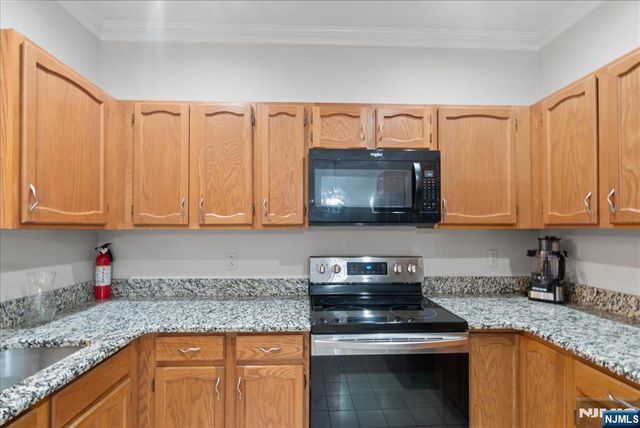 2 Richmond Road 306, West Milford, NJ 07480