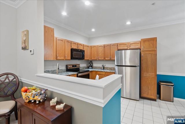 2 Richmond Road 306, West Milford, NJ 07480