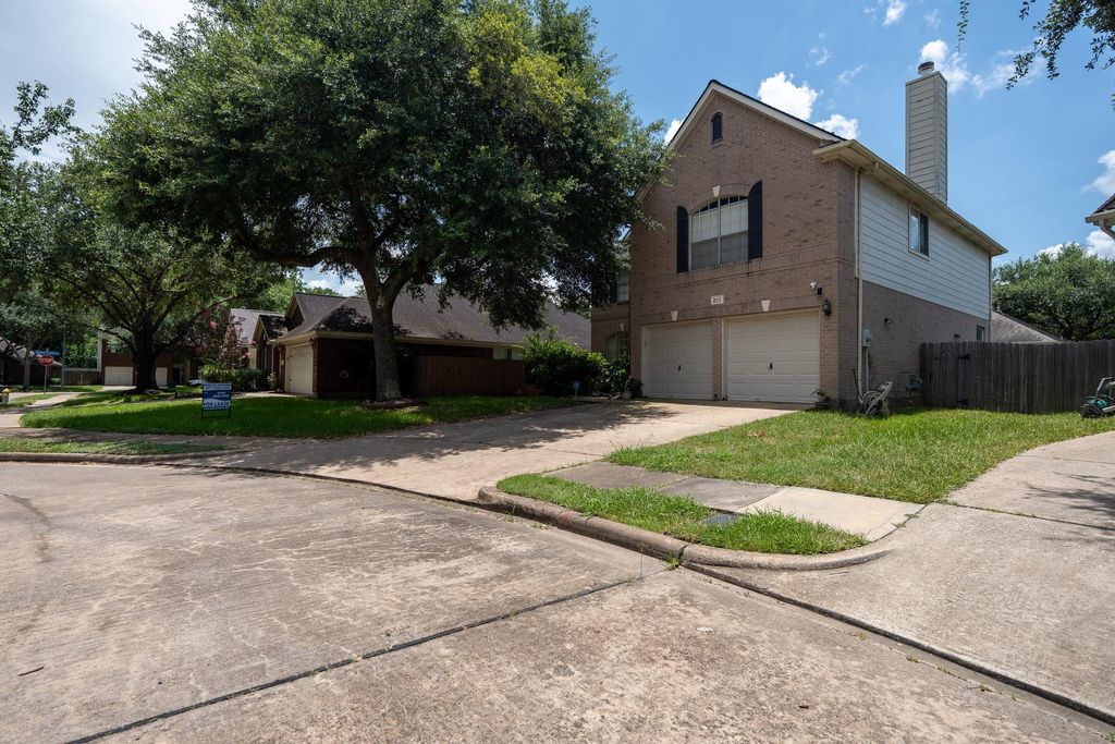 210 Windrift Court, Sugar Land, TX 77479