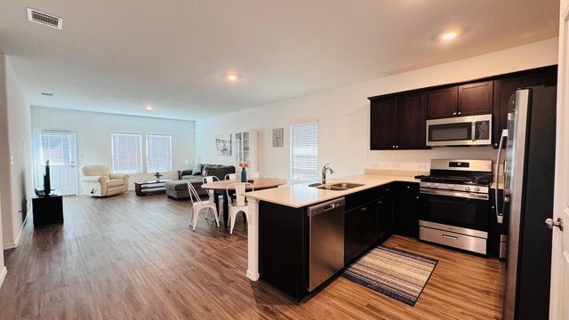 229 George Neggan LN, Bastrop, TX 78602