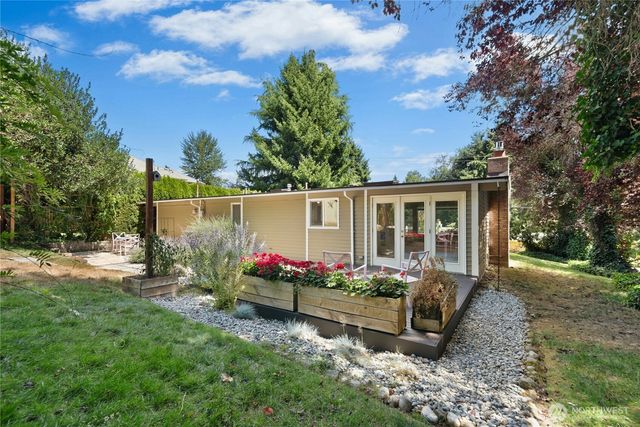 12017 93rd Avenue NE, Kirkland, WA 98034