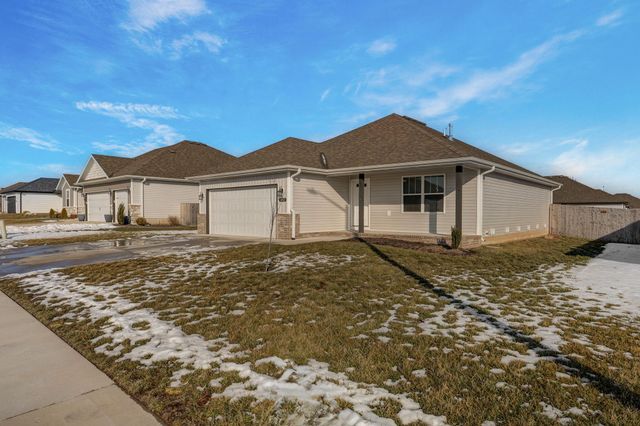 692 N Jozlynn Avenue, Republic, MO 65738