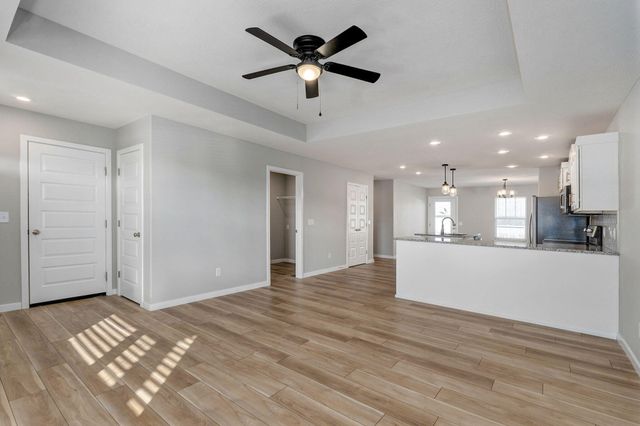 692 N Jozlynn Avenue, Republic, MO 65738