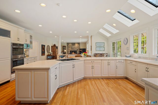 42 Dogwood Lane, Stamford, CT 06903