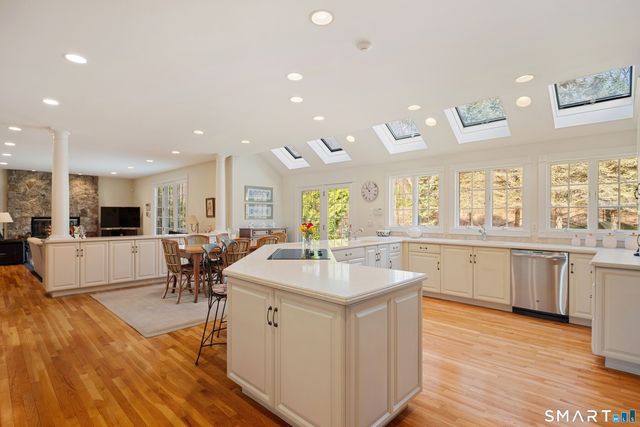 42 Dogwood Lane, Stamford, CT 06903