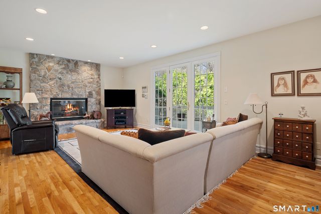 42 Dogwood Lane, Stamford, CT 06903