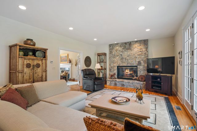 42 Dogwood Lane, Stamford, CT 06903