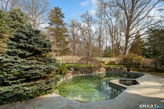 42 Dogwood Lane, Stamford, CT 06903