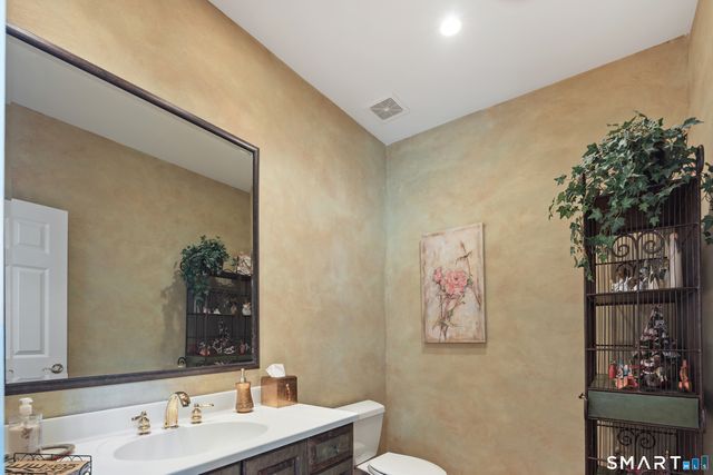 42 Dogwood Lane, Stamford, CT 06903