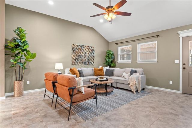 300 NW FOX HOLLOW Lane, Blue Springs, MO 64015